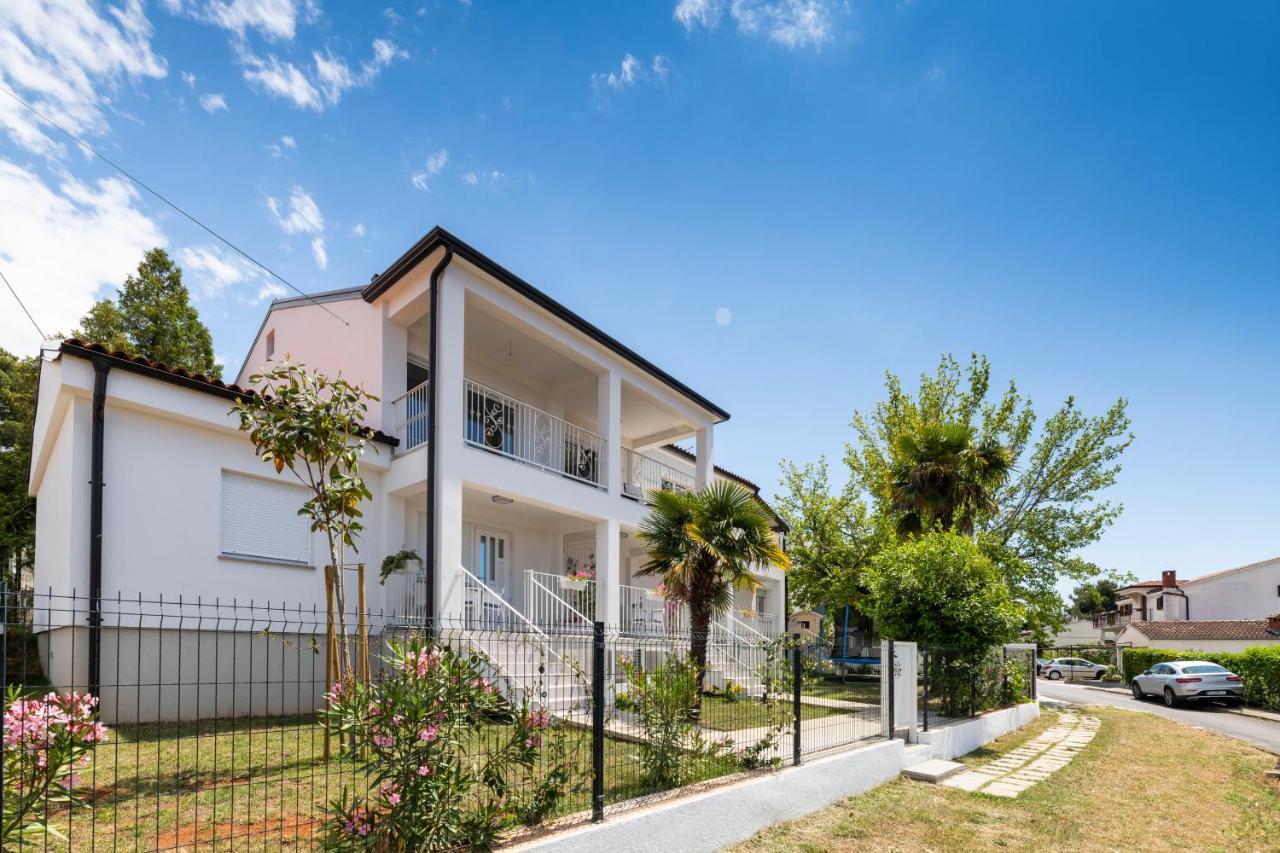 Pribetic Apartments 포레치 외부 사진